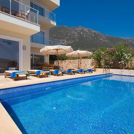 Holiday home - 3 Bed With Large Private Pool *