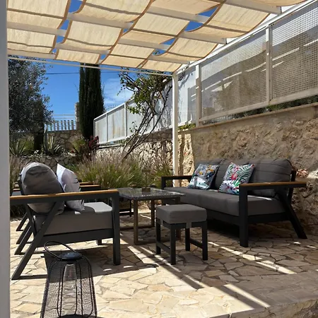 Holiday home - 3 Bed With Large Private Pool *